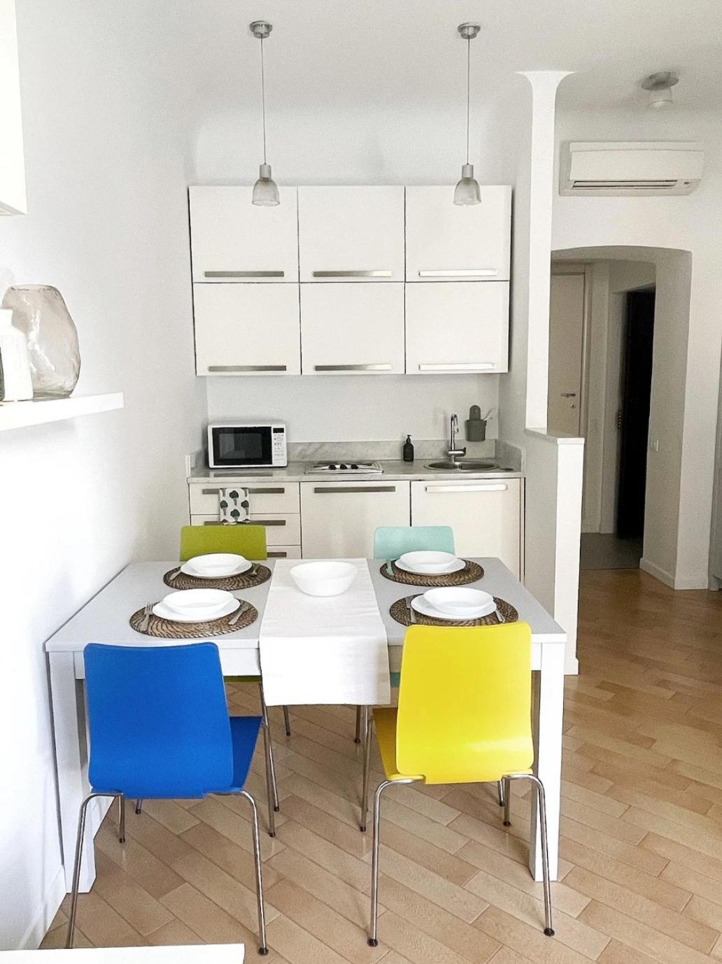 Ampio E Accogliente Bilocale - Fara 1, Porta Nuova Apartment Milan Luaran gambar